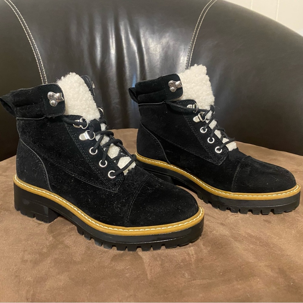 Time & Tru 6/2 winter boots with memory foam shoe liner